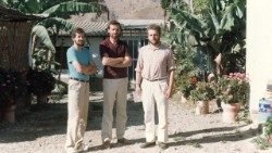 Od lewej: ojcowie Jarosław Wysoczański, Michał Tomaszek i Zbigniew Strzałkowski