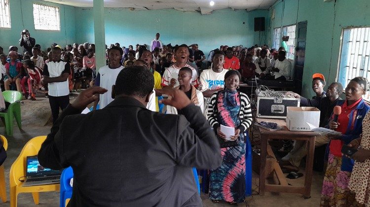 Vijana katika Warsha huko Cameroon
