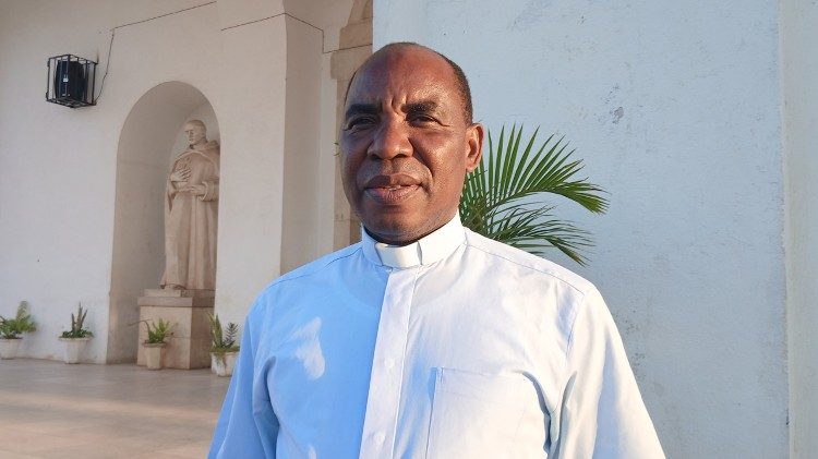 Padre Estêvão Júlio, Vigário-Geral da Arquidiocese de Nampula (Moçambique)