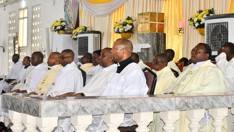O Segundo Congresso Internacional de Liturgistas Africanos termina em Dar es Salaam, Tanz&acirc;nia. 48 de 78 ativos