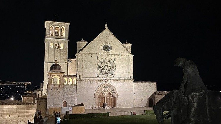 2026.08.15 Basilica di San Francesco d'Assisi_veduta notturna