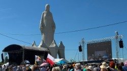 Estátua de Nossa Senhora da Misericórdia em Konotopie