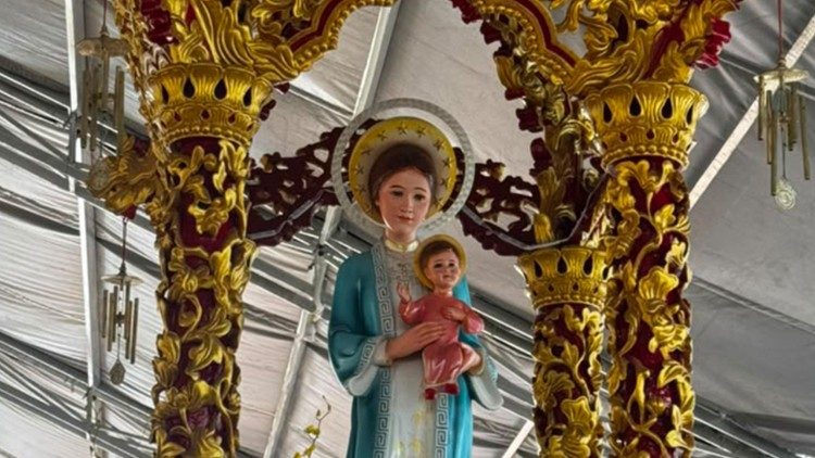 Marijin kip v "vietnamskem Lurdu"