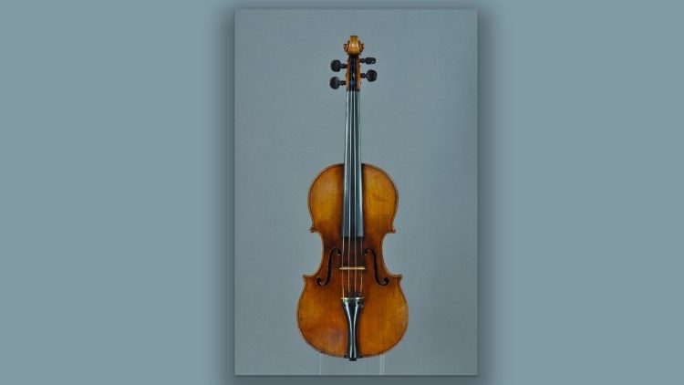 Violina Costa e vitit 1764, q&euml; do t&euml; p&euml;rdoret n&euml; koncert