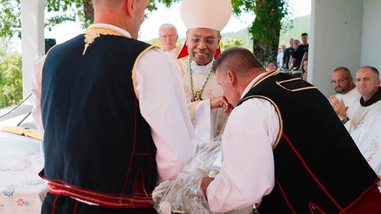Apostolski nuncij Francis Assisi Chullikatt u Prisoju (Izvor: župa Prisoje)
