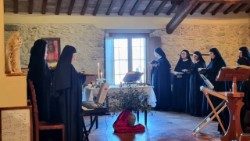 monache-agostiniane-del-monastero-di-pennabili.jpg