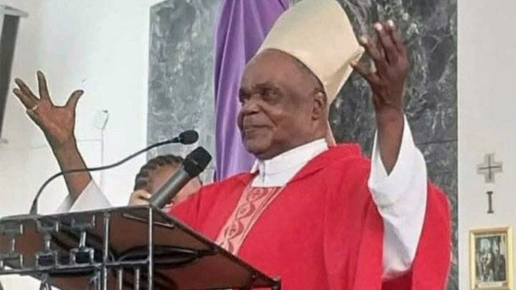 Dom Januário Machaze Nhangumbe, Bispo Emérito de Pemba. Faleceu em Maputo, a 23/8/2026, aos 92 anos.