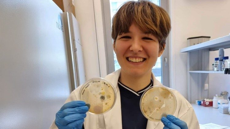 Anna Szałek ma 23 lata. Jest biotechnologiem, biegle mówi w kilku językach i chce dzielić się z innymi doświadczeniem wspólnoty