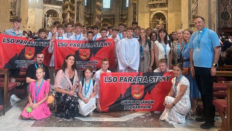 Grupa ministrantów ze Stanów wzięła udziła w audiencji generalnej (fot. ks. Łukasz Flis)
