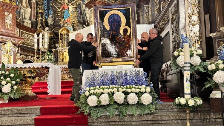 To pierwsza peregrynacja Jasnog&oacute;rskiej Ikony w diecezji świdnickiej