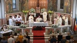 Messe célébrée en l’église du Très Saint Rédempteur de Bucarest. 