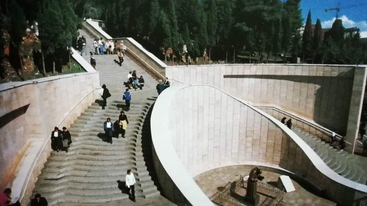Via-Sacra Monumental em San Giovanni Rotondo, &copy; Franco Impagliatelli