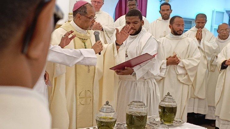 Diocese de Mindelo - Missa crismal 2026 presidida por Dom Ildo Fortes