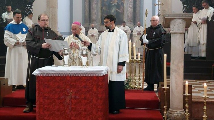 Misa posvete ulja u hvarskoj katedrali (Foto: Stipo Marčinković)