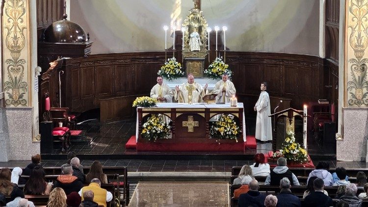 Литургия за Възкресение Христово в Пловдив