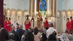 Messa-Pasquale-nella-chiesa-armena-cattolica-di-Baghdad_03.jpg