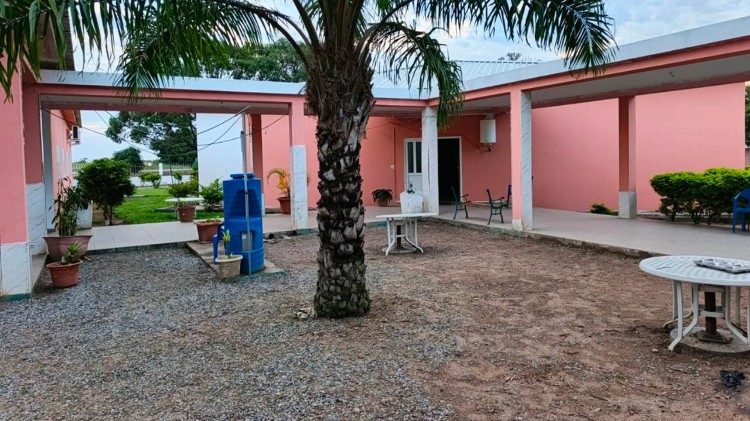 Aspeto externo do Lar, onde, no tempo da pandemia, os idosos comiam