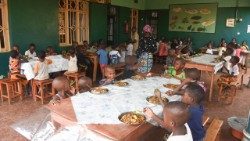 ஊட்டச்சத்து குறைபாட்டிலிருந்து  மீண்டு வரும் குழந்தைகள்  