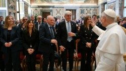 தேசிய சமூக பாதுகாப்பு நிறுவனத்தின் உறுப்பினர்களுடன் திருத்தந்தை