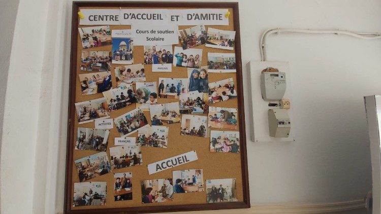  Un collage que ilustra las actividades del Centro Misionero Agustino.