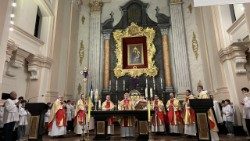 Un momento de la visita del padre Miguel Márquez Calle a Ucrania.