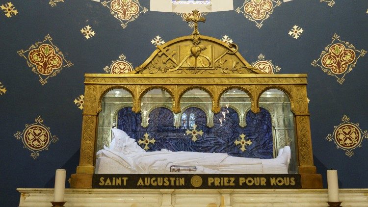 La statua reliquiario di sant'Agostino