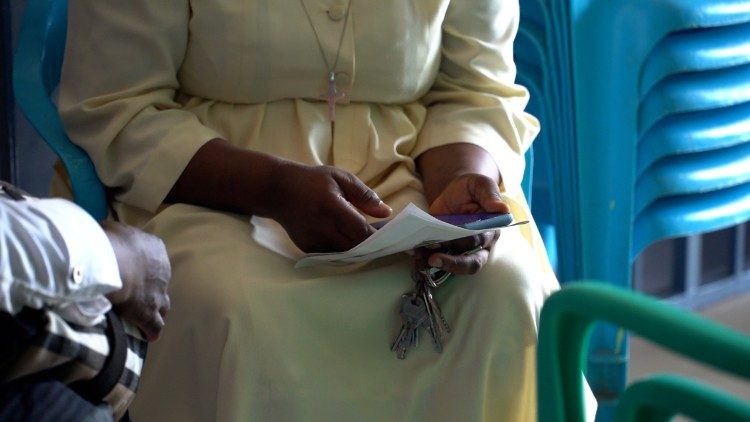 Una de las hermanas de las Hijas de Mar&iacute;a, responsables del orfanato