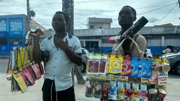 Am Stadtrand von Luanda
