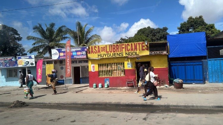 Dans les rues de Luanda la capitale