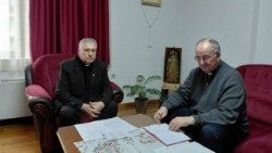 15943-Bishop-Stojanov-meets-with-the-director-of-Macedonian-Caritas.jpg