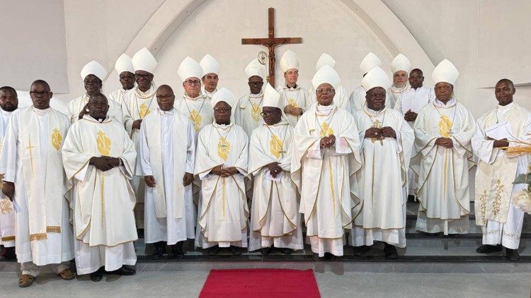 Les évêques du Mozambique en Assemblée plénière.
