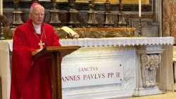 Arcibiskup Marek Jędraszewski při mši svaté u hrobu Jana Pavla II., 23. dubna 2026