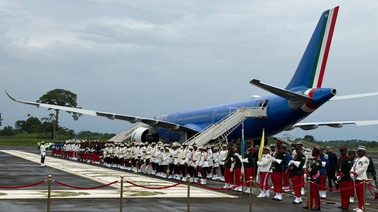 Самалёт кампаніі ITA Airways перад вылетам з Малаба ў Рым