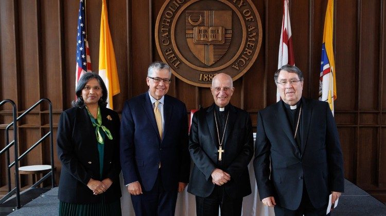 Abp Fisichella odwiedził Katolicki Uniwersytet Ameryki w Waszyngtonie