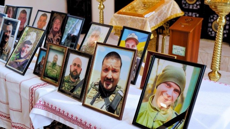 Портрети загиблих героїв Славучтича