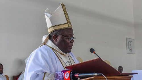 Papežův z&aacute;rmutek nad vraždou biskupa z Quelimane v Mosambiku