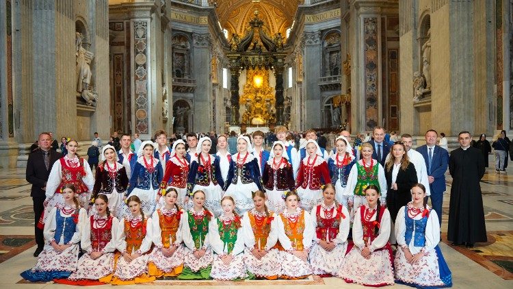 W Eucharystii uczestniczył także Zesp&oacute;ł Pieśni i Tańca „Rzeszowiacy” im. Janusza Mejzy z Mielca