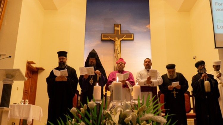 Líderes religiosos cristianos se reunieron en Dubái para orar ecuménicamente por la paz.