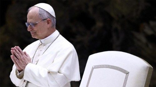 Il Papa: la pace non &egrave; un'utopia. No al riarmo.