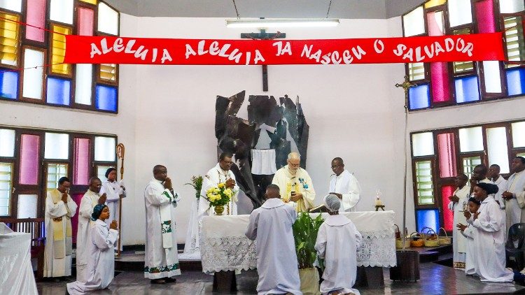 Um detalhe da concelebra&ccedil;&atilde;o presidida pelo Arcebispo, Dom Cl&aacute;udio Dalla Zuanna