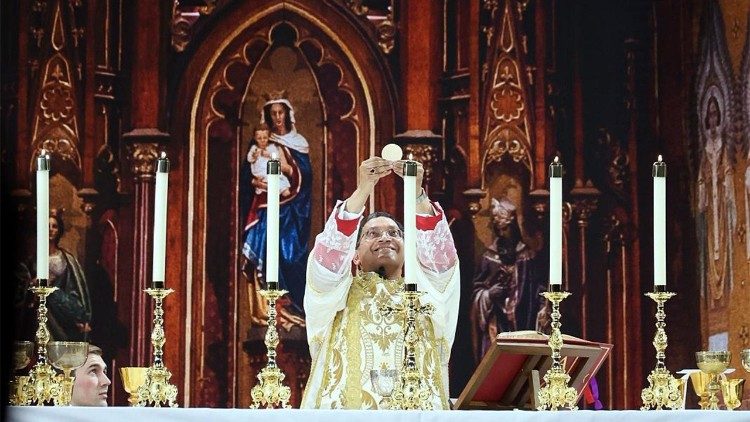 Bishop Earl Fernandes of Columbus celebrates Mass at the SEEK Conference