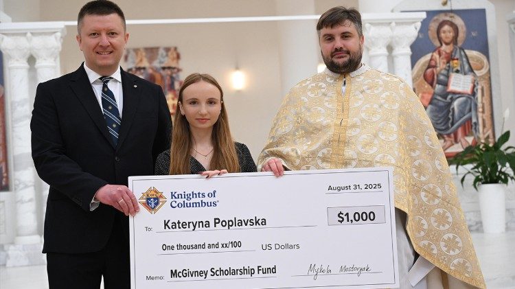 Kateryna Popławska straciła w ataku rakietowym na Kij&oacute;w matkę. Dzięki stypendium stać ją na kursy artystyczne