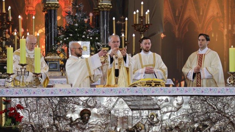 Svetkovina Bogojavljenja u zagrebačkoj prvostolnici (foto: TUZGN)