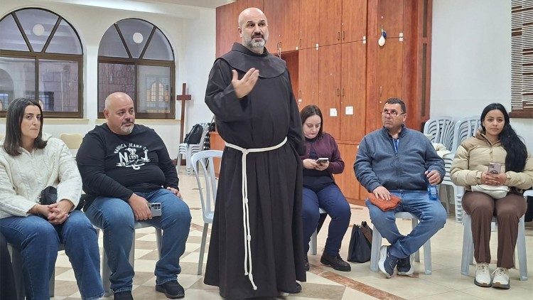  El padre Rami Asakrieh y los fieles de la parroquia de San Salvador en Jerusal&eacute;n