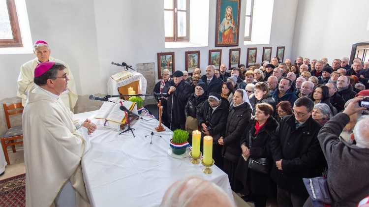 Misa o 448. obljetnici stradanja hrvatskih ognjišta i kaštela Gvozdansko (Foto: Stjepan Vego)