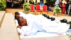 Bei einer Priesterweihe in Angola im Januar 2026