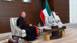 Cardenal Pietro Parolin en Kuwait (@TerzaLoggia)