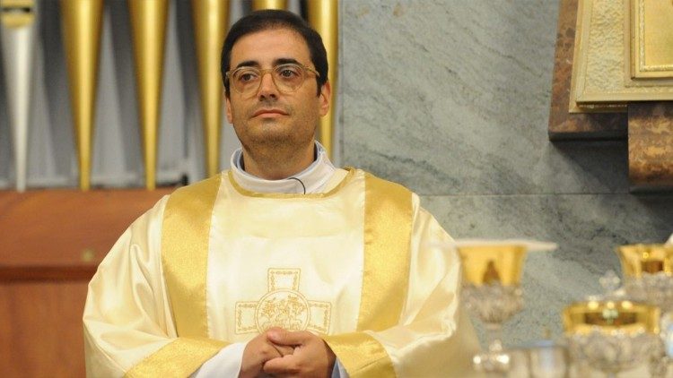 Di&aacute;cono Jo&atilde;o Ensina