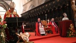 Zadarski nadbiskup Milan Zgrablić propovijeda na uočnicu Svete Stošije (Foto: Ines Grbić)