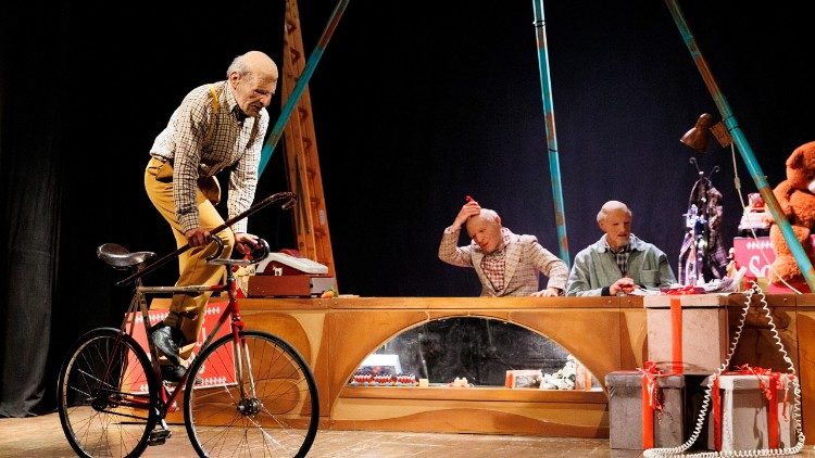 Un momento dello spettacolo "La burla" (foto di Matteo Ziglioli)